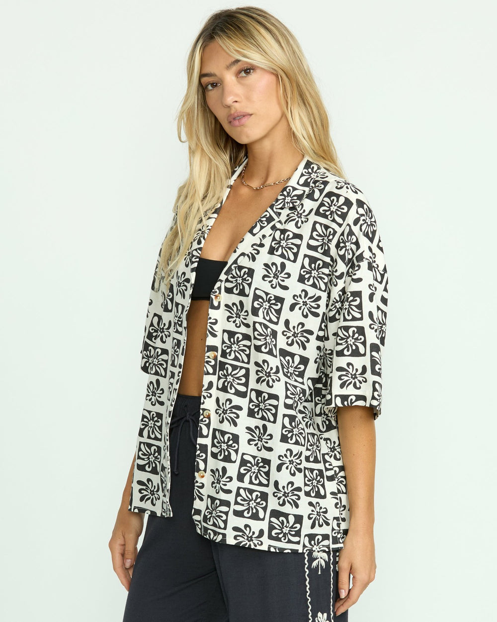 Beach Side Printed Short Sleeve Shirt - Black Sands