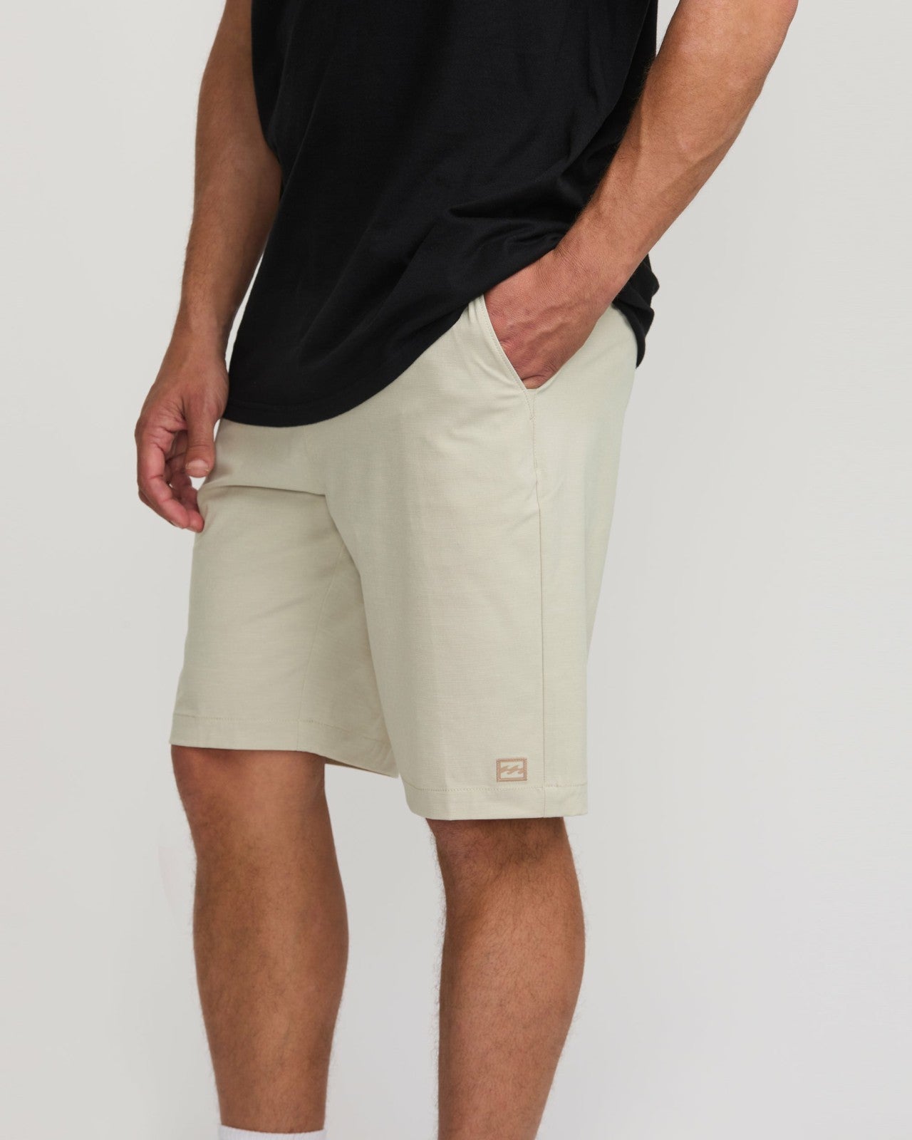 Crossfire Submersible 21" Hybrid Shorts - Bleached Sand