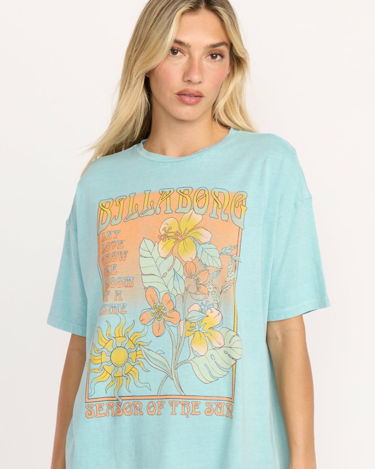 Daylight Blooms Tee - Misty Blue