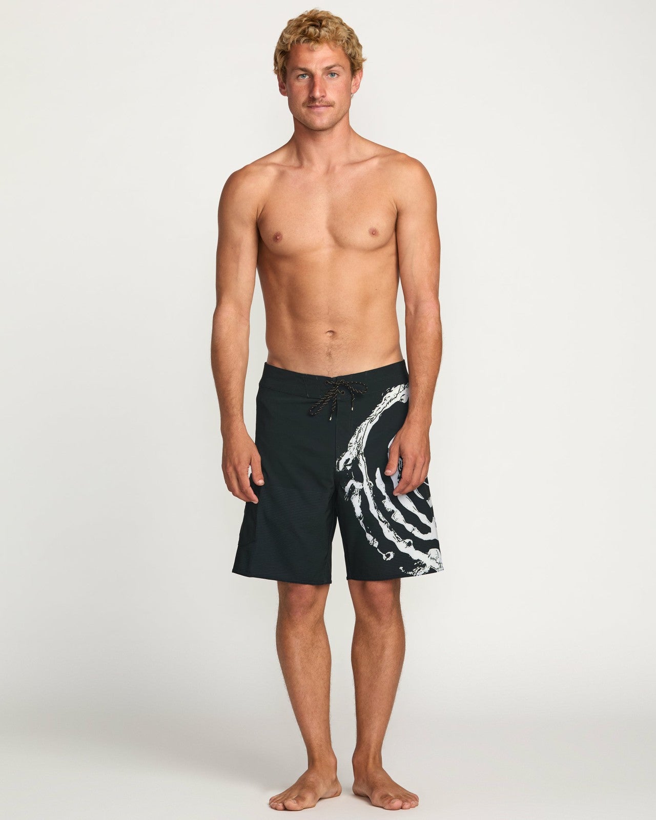 Formula Airlite 19" Boardshorts - Black