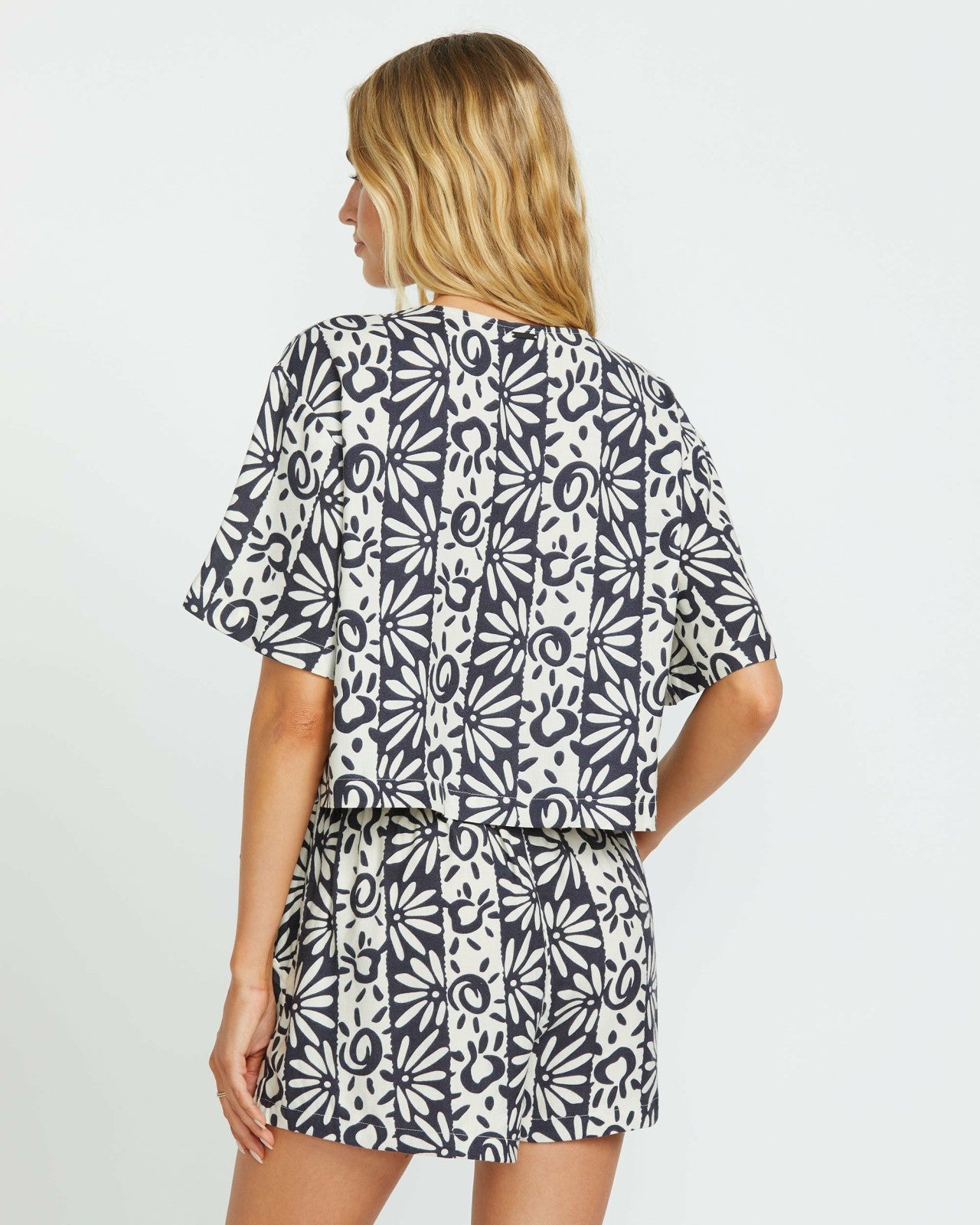 Sunflower Shorts - Black Sands