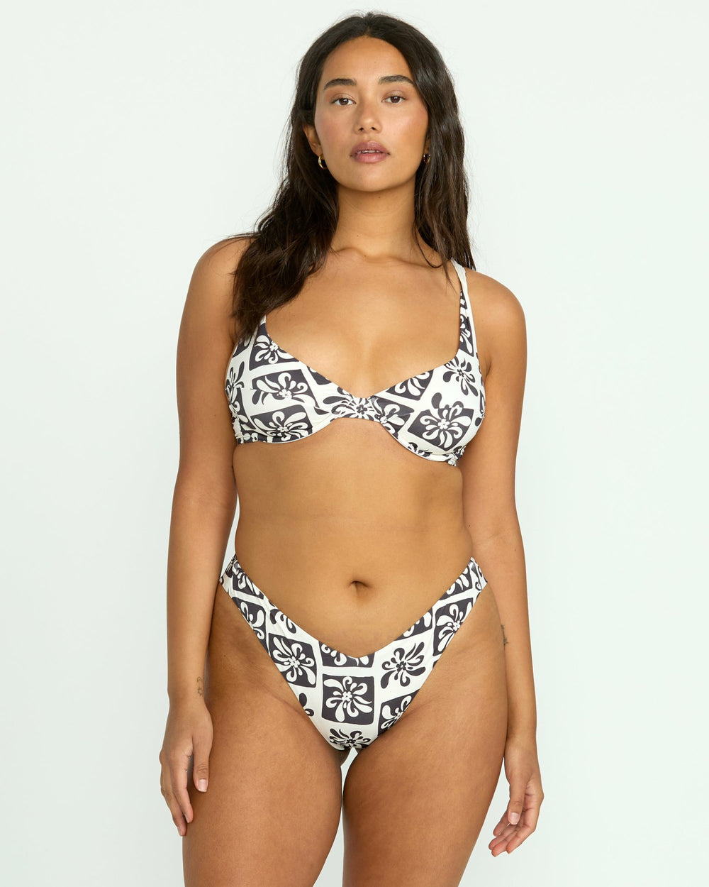Ur A Legend Marina Underwire Bikini Top - Black Sands